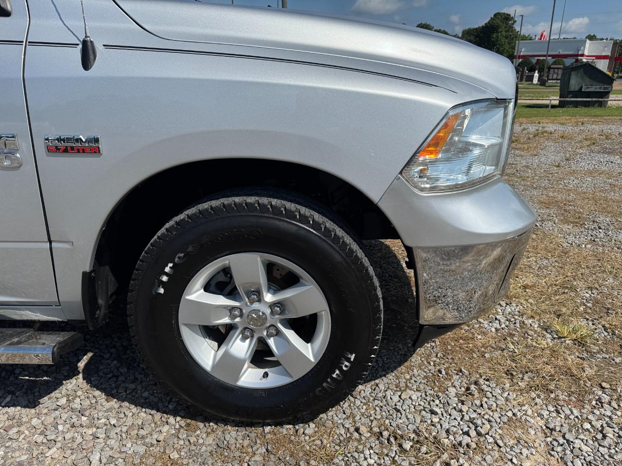 RAM 1500 SLT Quad Cab 2WD 2015