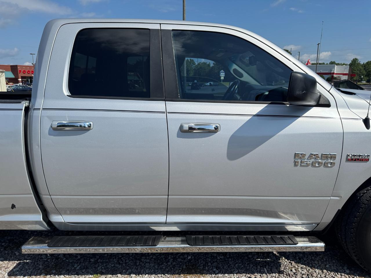 RAM 1500 SLT Quad Cab 2WD 2015