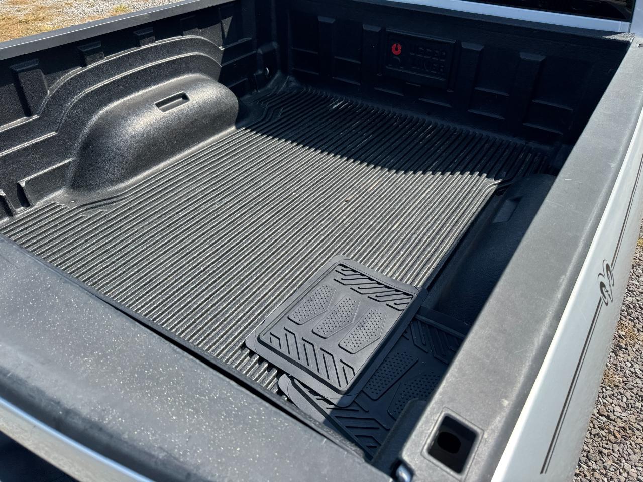 RAM 1500 SLT Quad Cab 2WD 2015