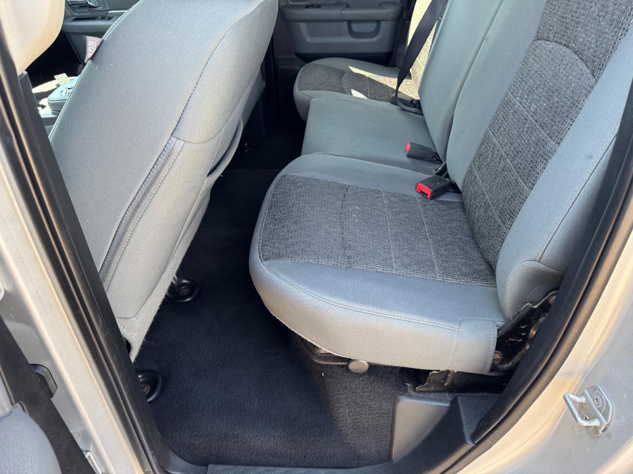 RAM 1500 SLT Quad Cab 2WD 2015