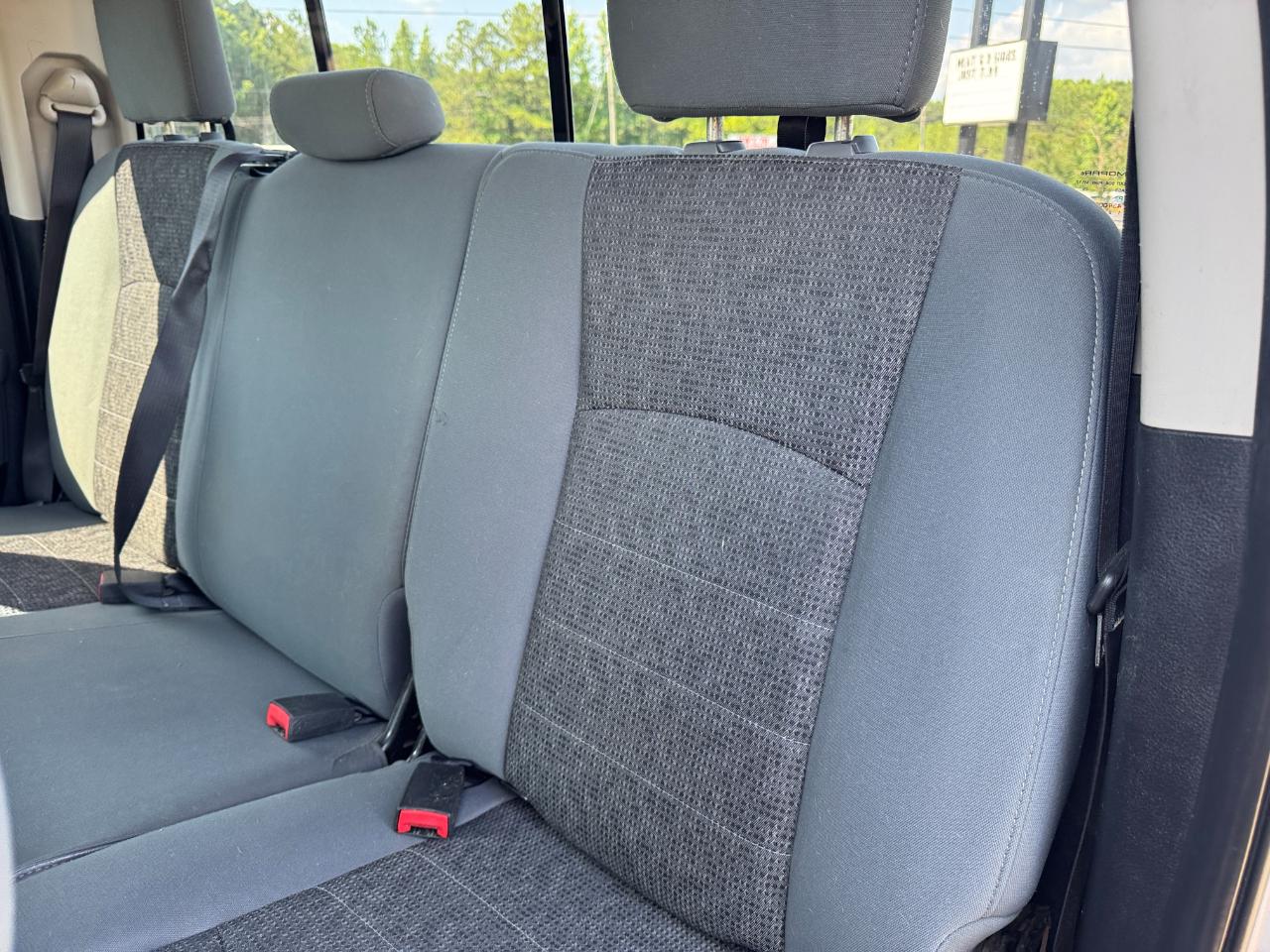 RAM 1500 SLT Quad Cab 2WD 2015