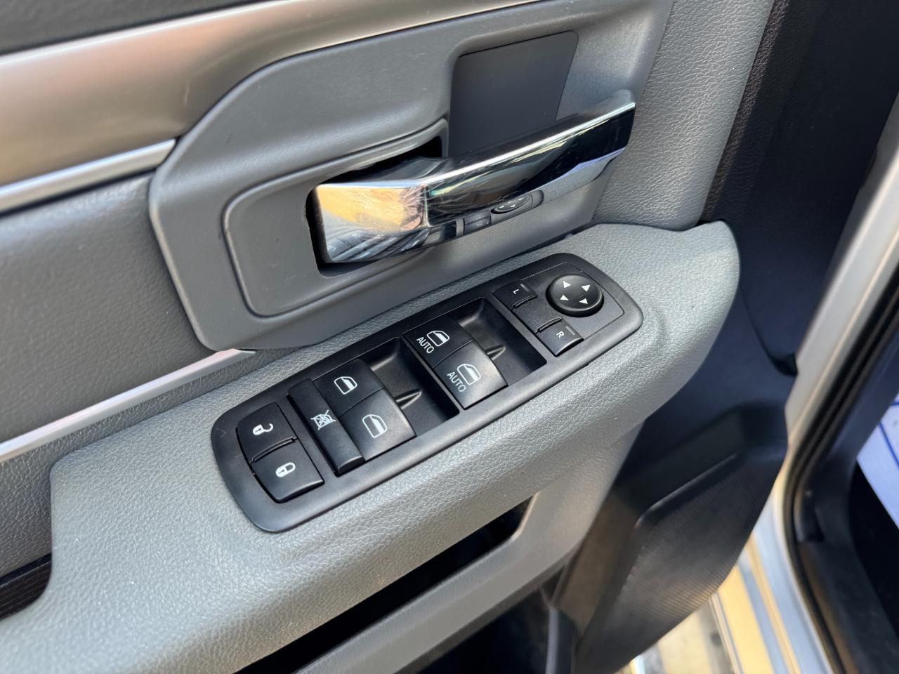 RAM 1500 SLT Quad Cab 2WD 2015