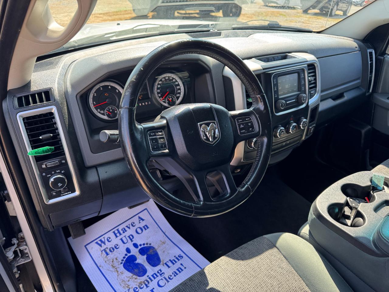 RAM 1500 SLT Quad Cab 2WD 2015