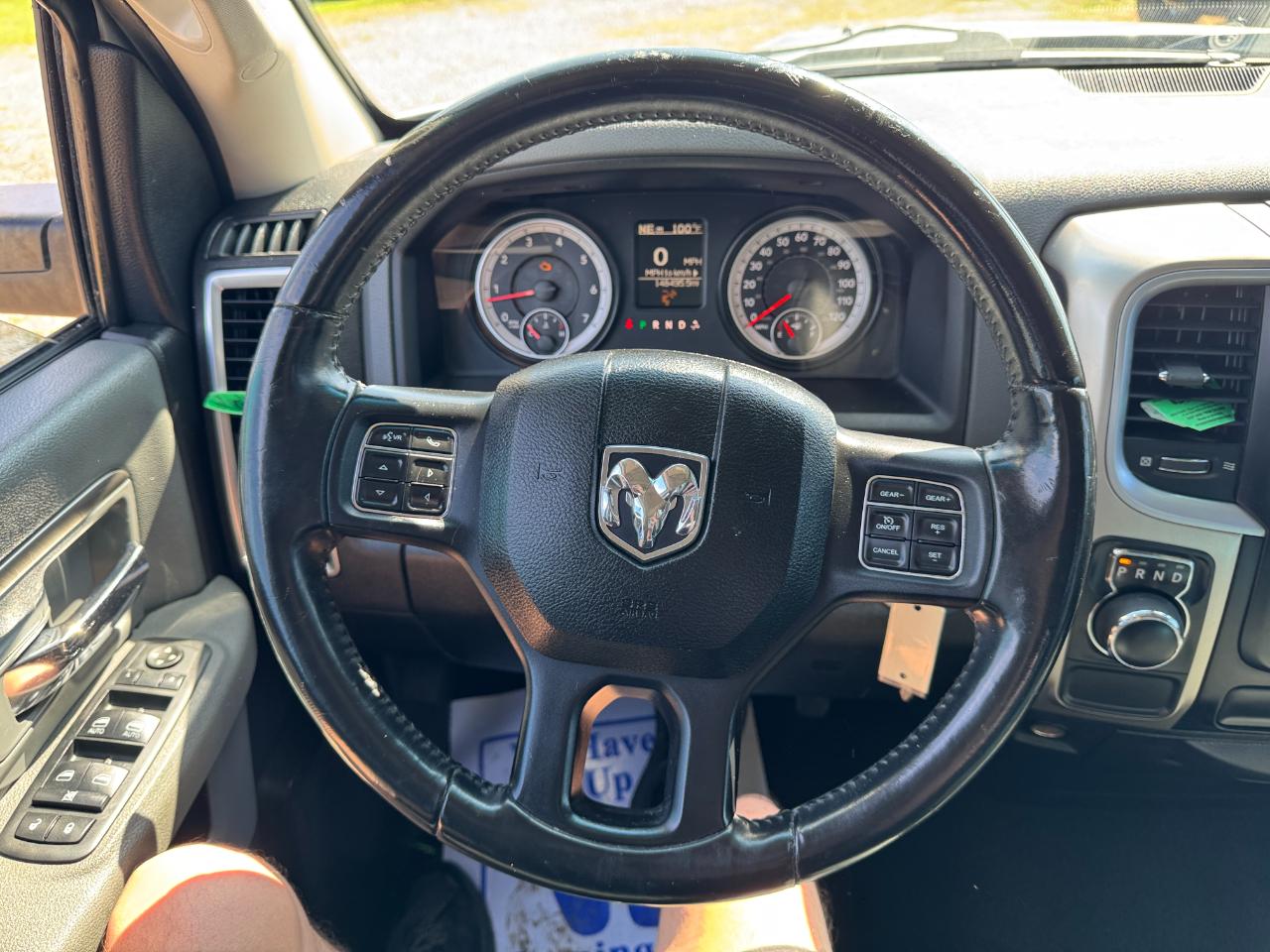 RAM 1500 SLT Quad Cab 2WD 2015