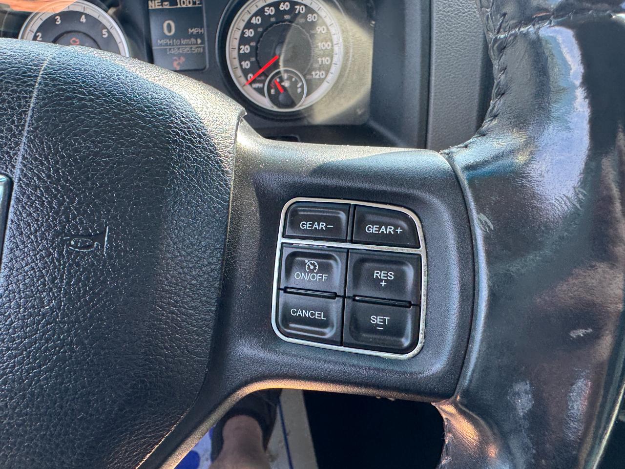 RAM 1500 SLT Quad Cab 2WD 2015