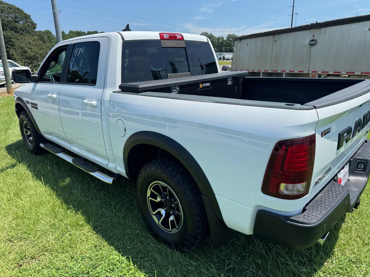 RAM 1500 Rebel Crew Cab SWB 4WD 2017