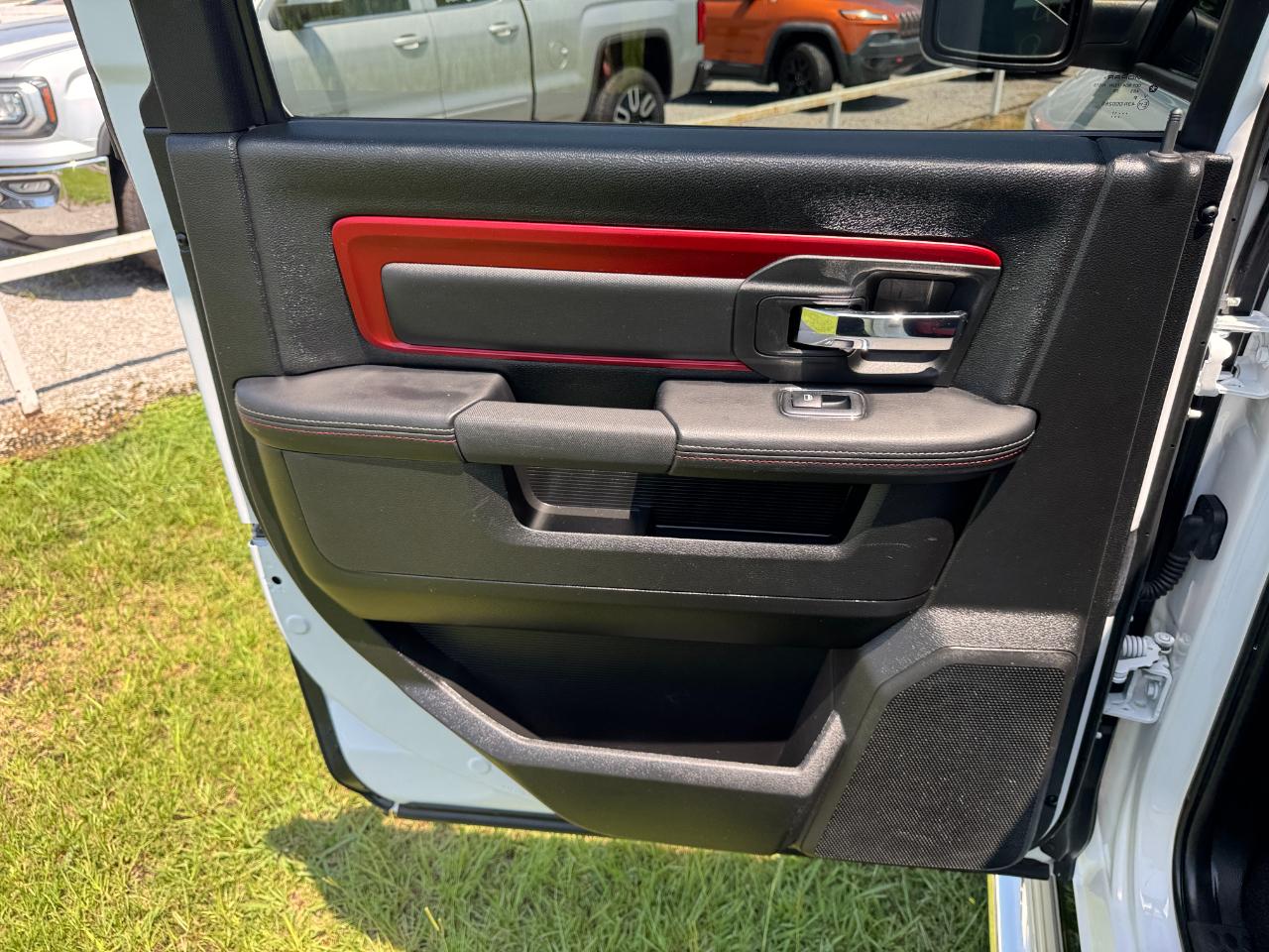 RAM 1500 Rebel Crew Cab SWB 4WD 2017
