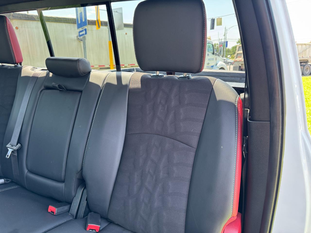 RAM 1500 Rebel Crew Cab SWB 4WD 2017