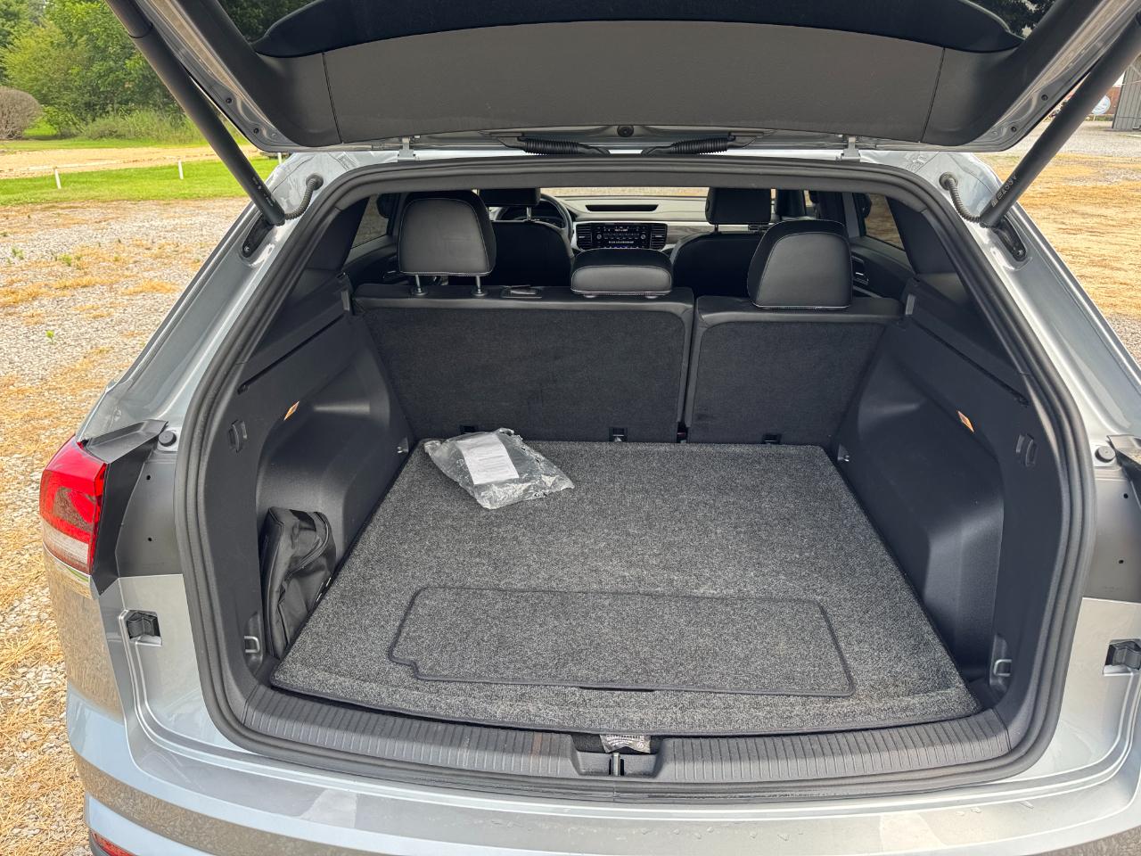 Volkswagen Atlas Cross Sport V6 SE w/Technology 2023