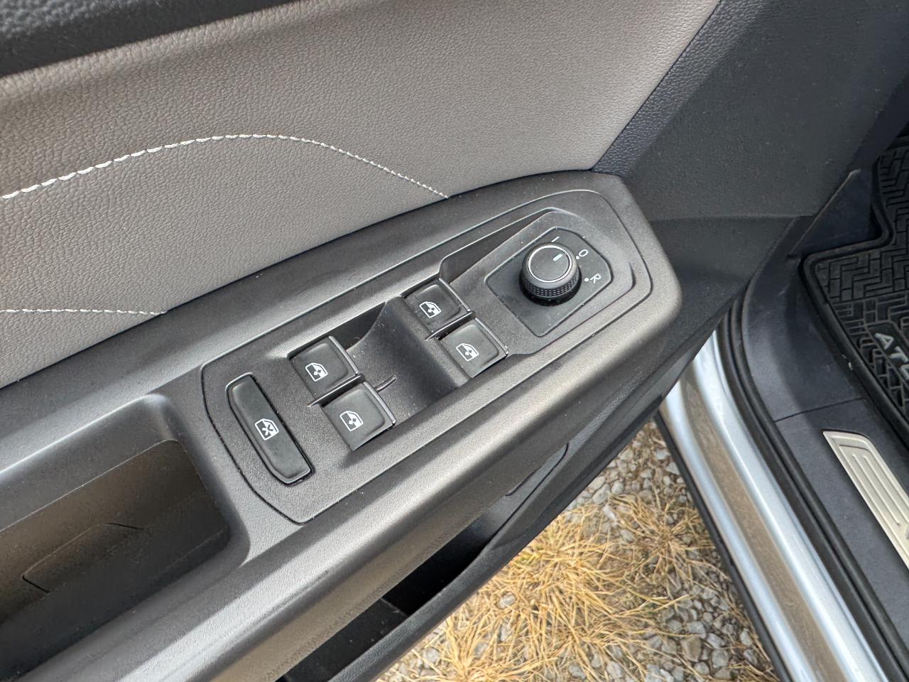 Volkswagen Atlas Cross Sport V6 SE w/Technology 2023
