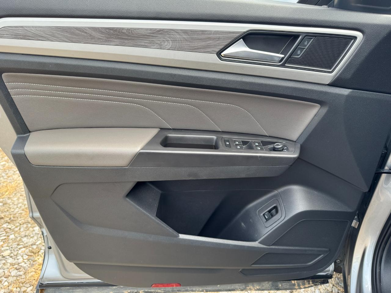 Volkswagen Atlas Cross Sport V6 SE w/Technology 2023