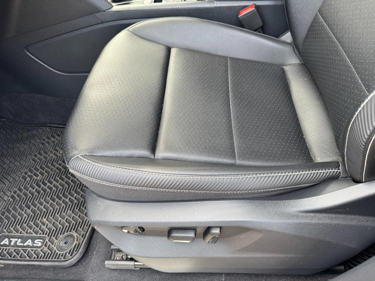 Volkswagen Atlas Cross Sport V6 SE w/Technology 2023