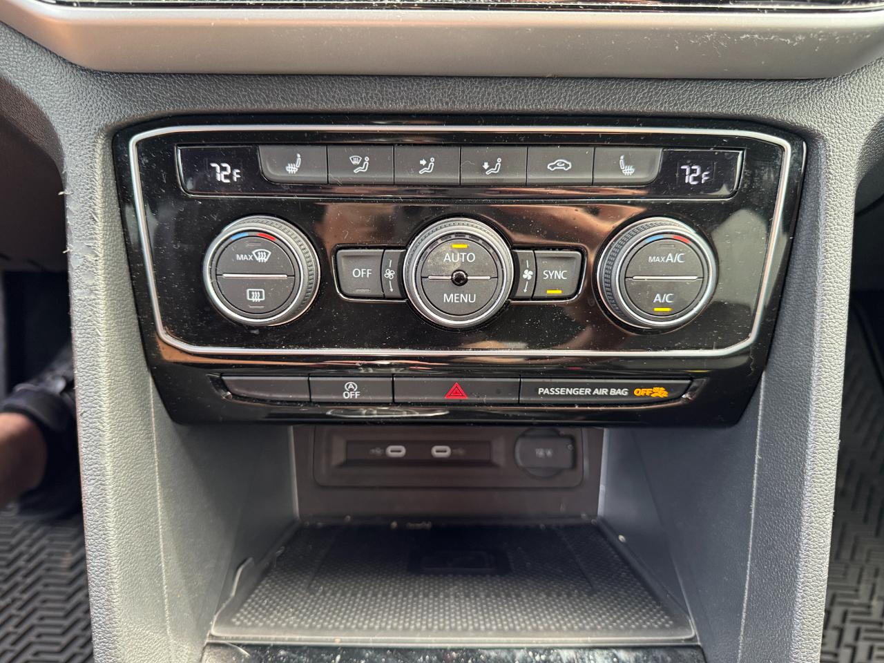 Volkswagen Atlas Cross Sport V6 SE w/Technology 2023