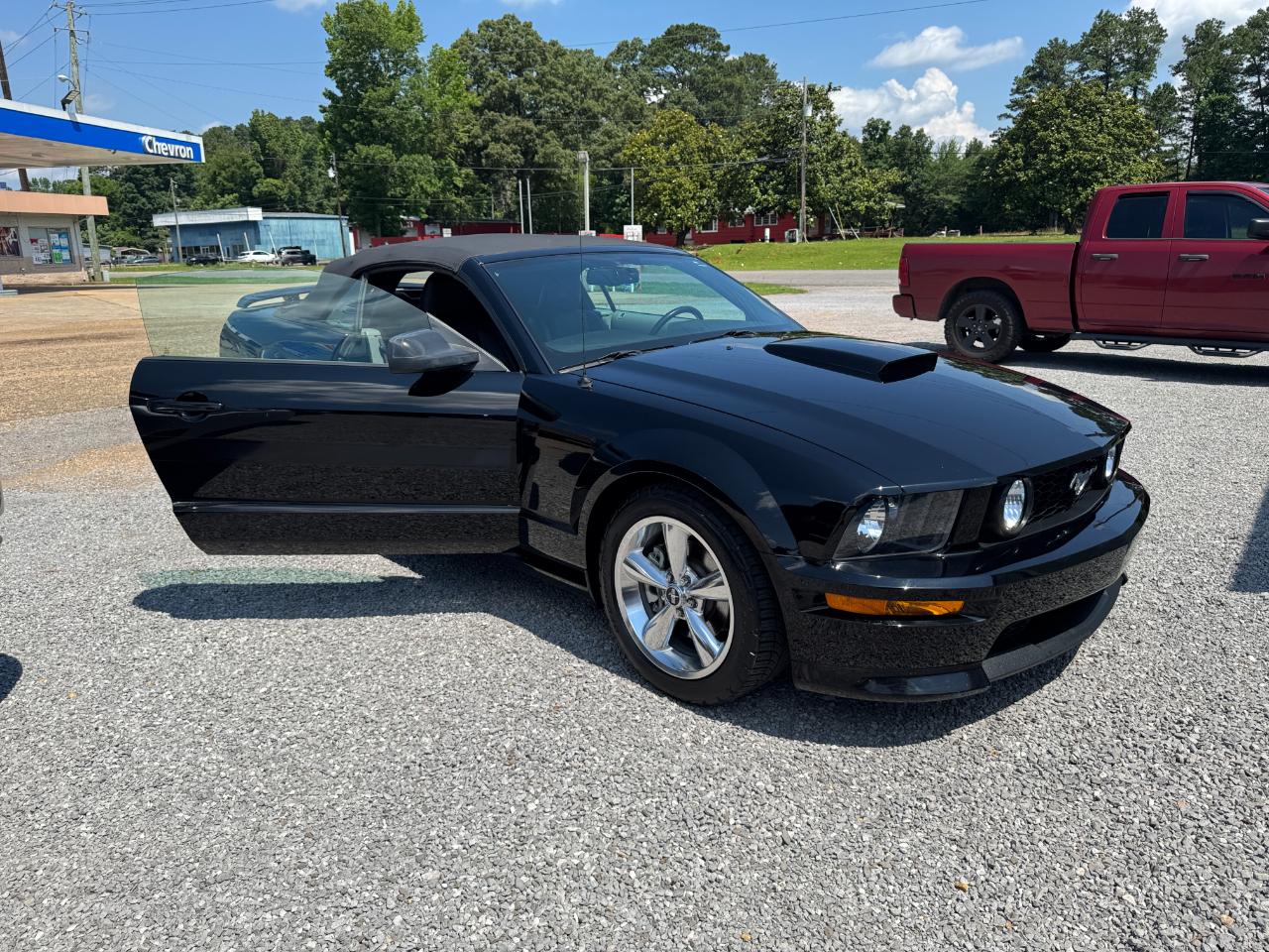 Ford Mustang GT Deluxe Convertible 2007