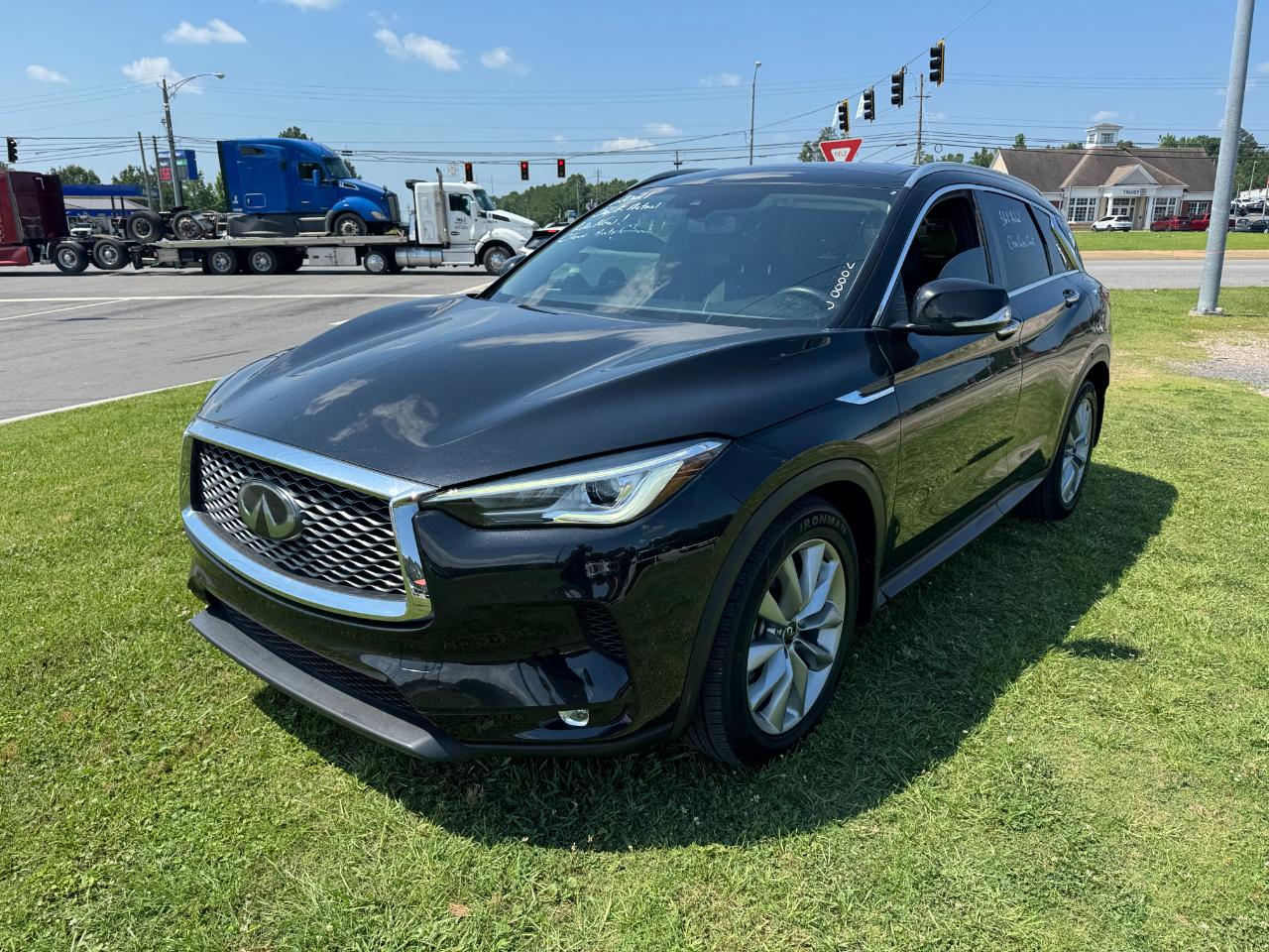Infiniti QX50 LUXE 2021