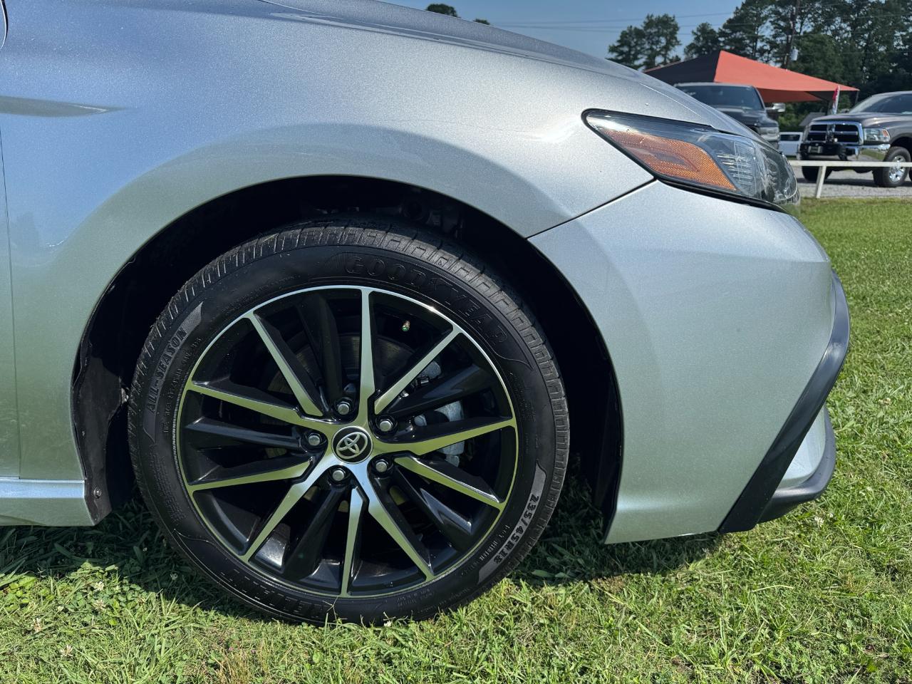 Toyota Camry SE 2021