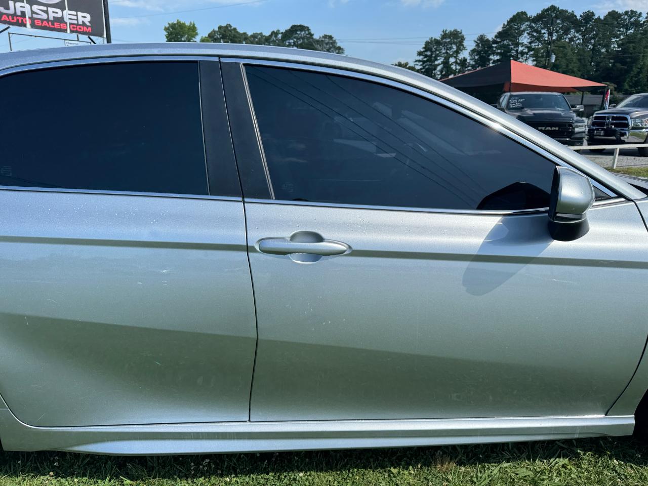 Toyota Camry SE 2021
