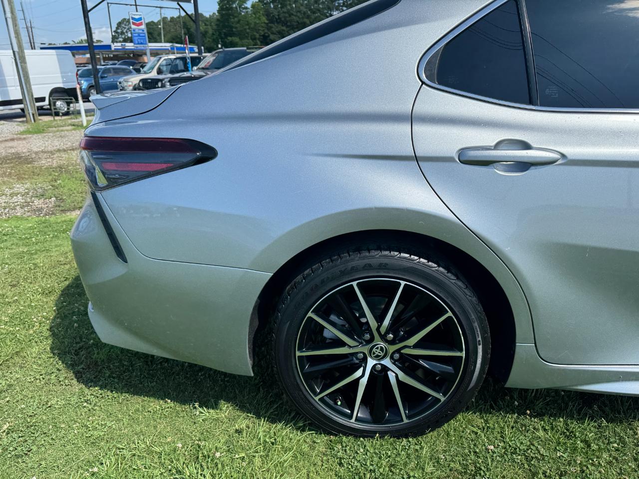Toyota Camry SE 2021