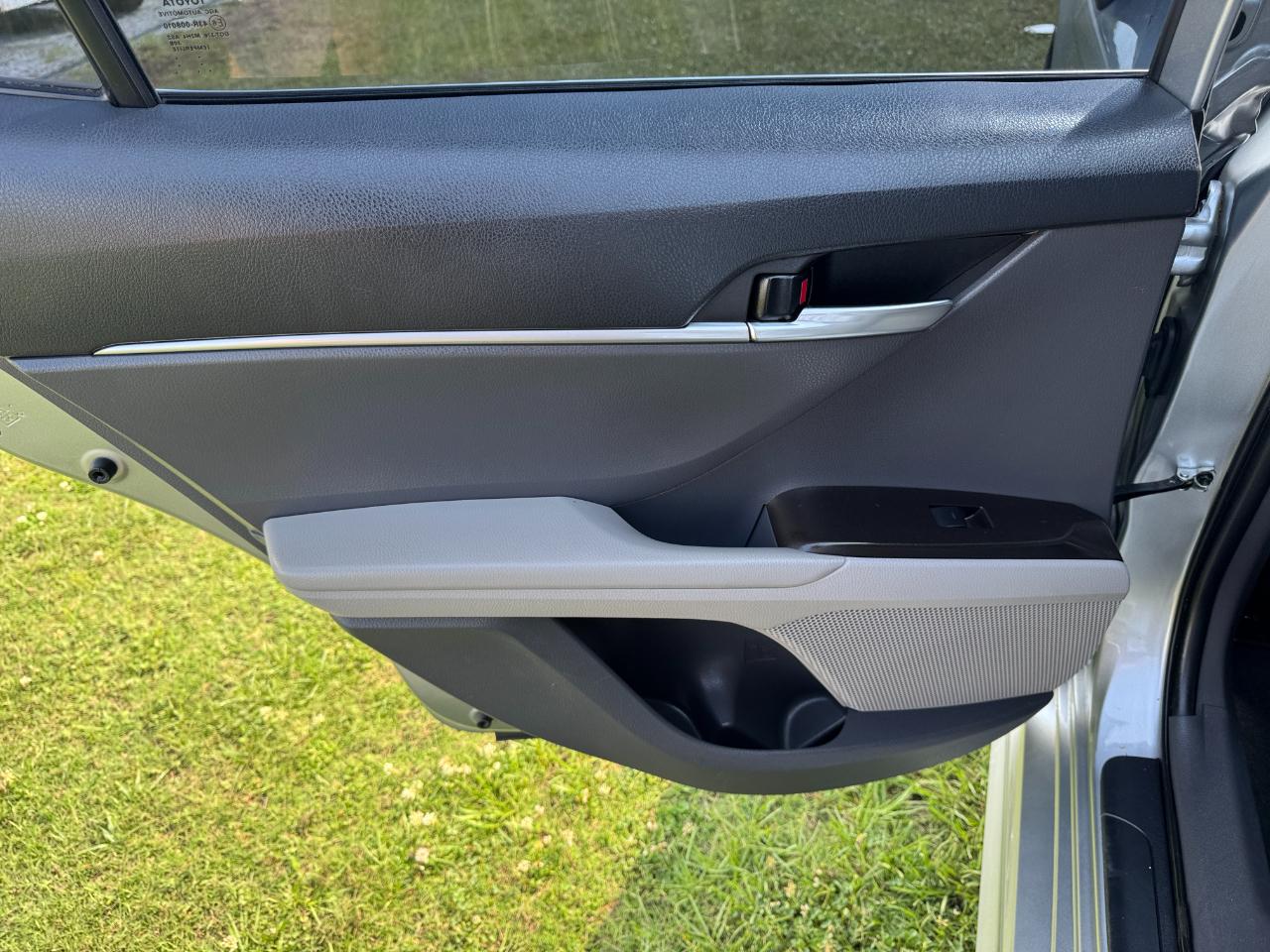 Toyota Camry SE 2021