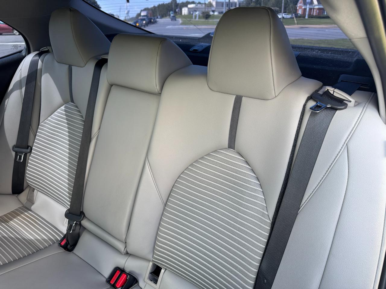 Toyota Camry SE 2021