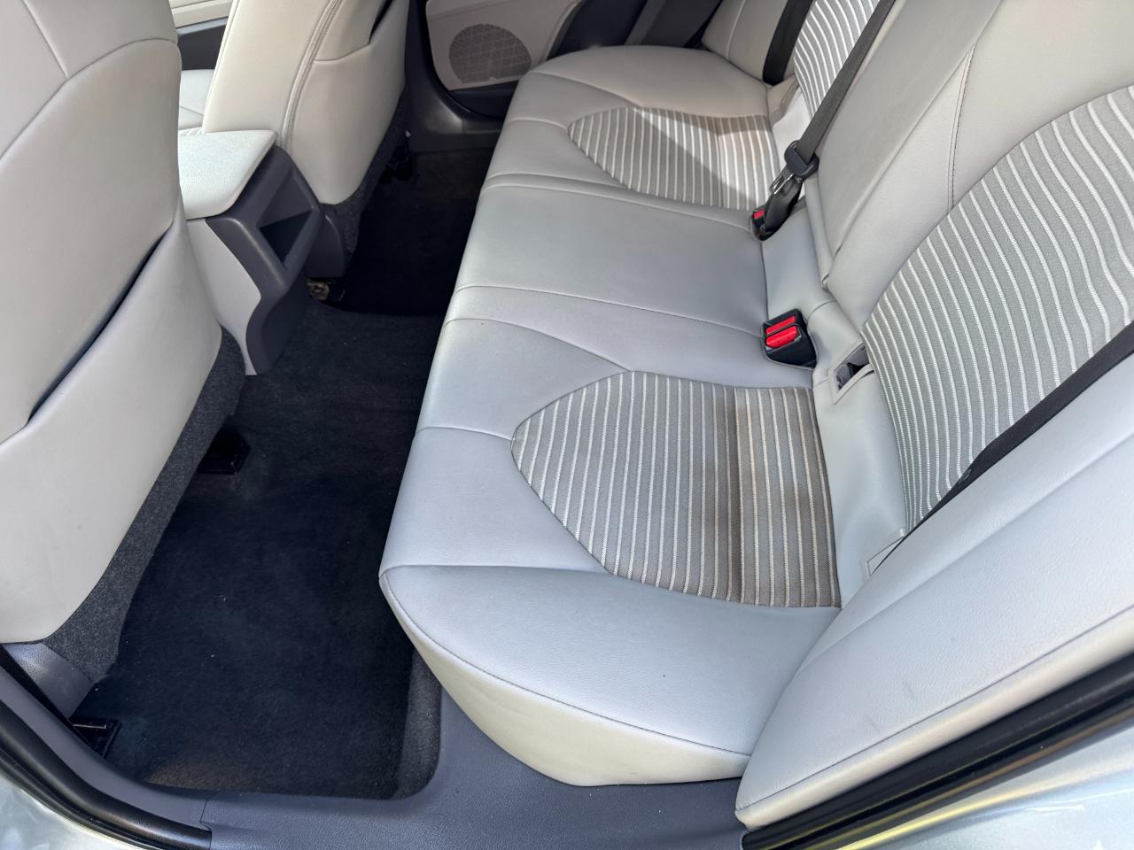 Toyota Camry SE 2021
