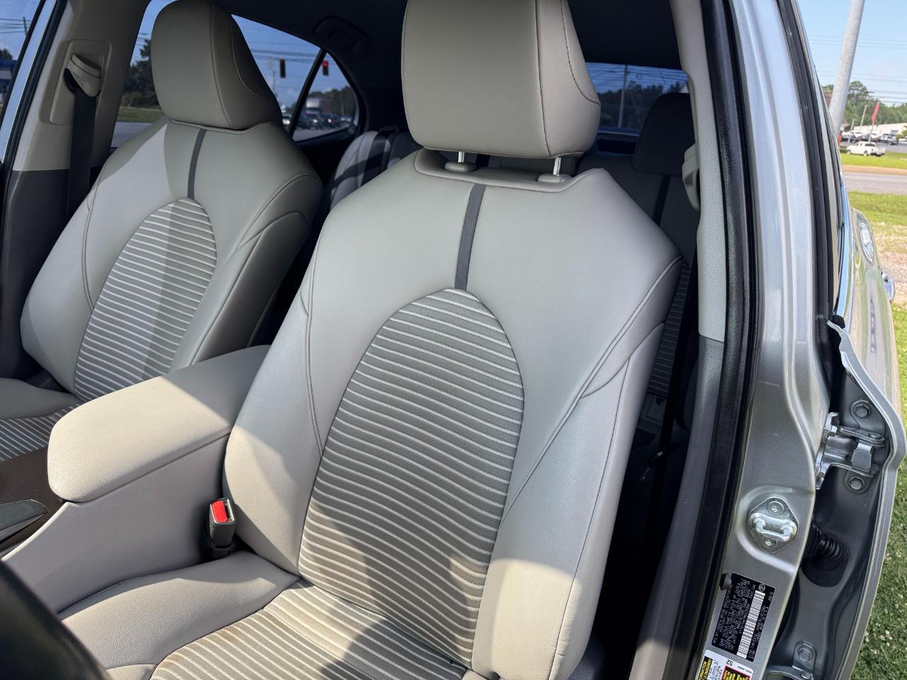 Toyota Camry SE 2021