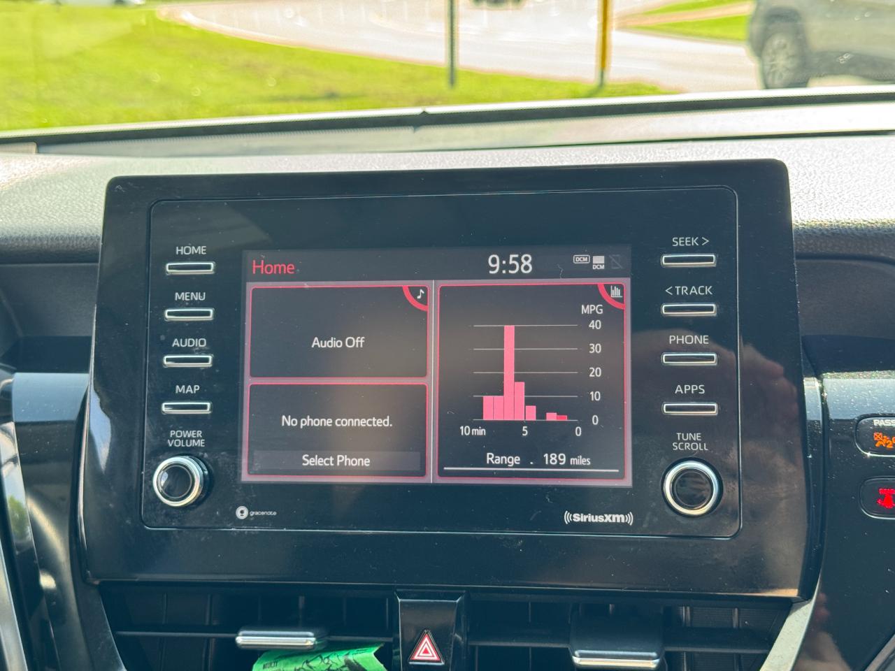 Toyota Camry SE 2021