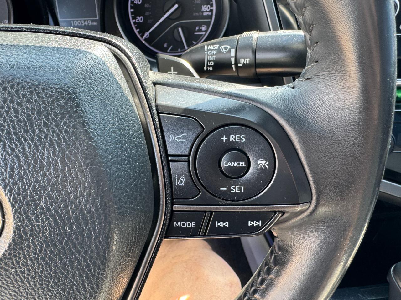 Toyota Camry SE 2021