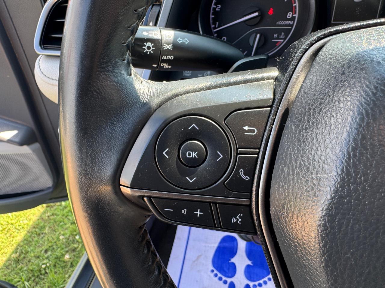 Toyota Camry SE 2021
