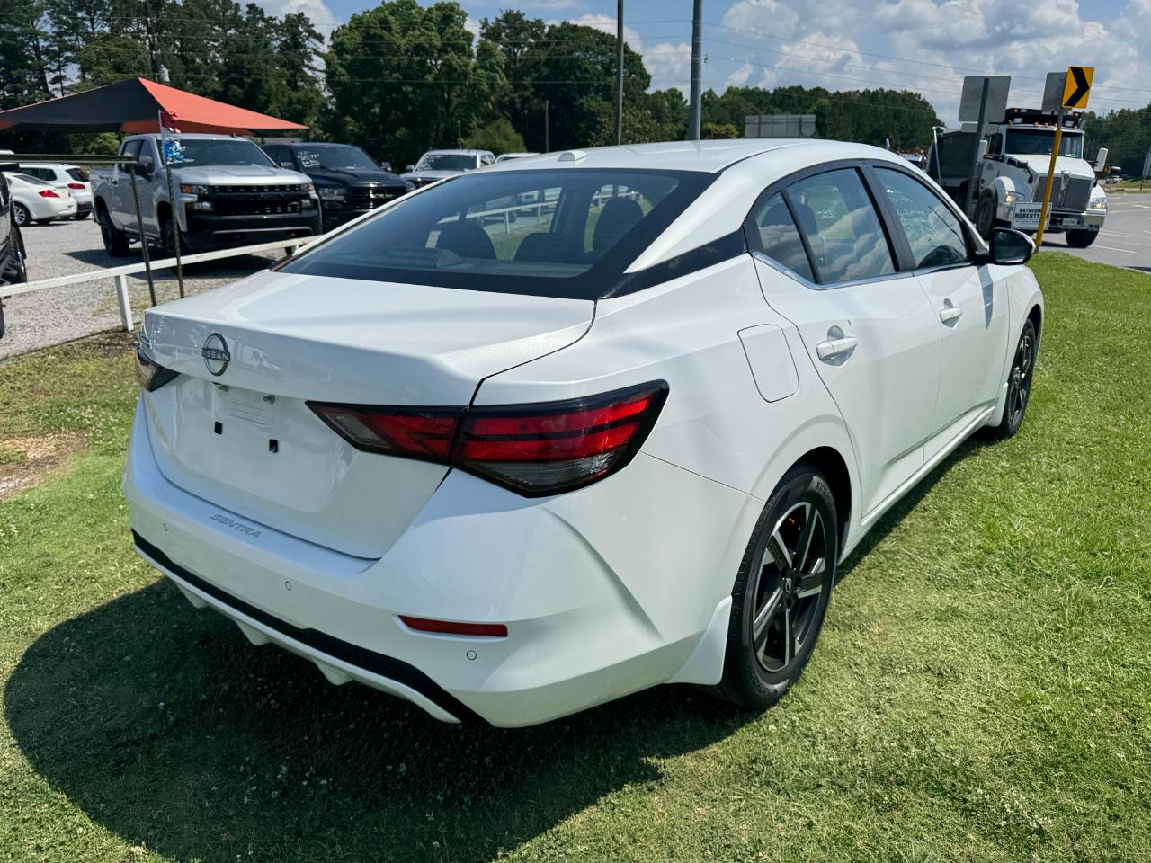 Nissan Sentra SV 2025