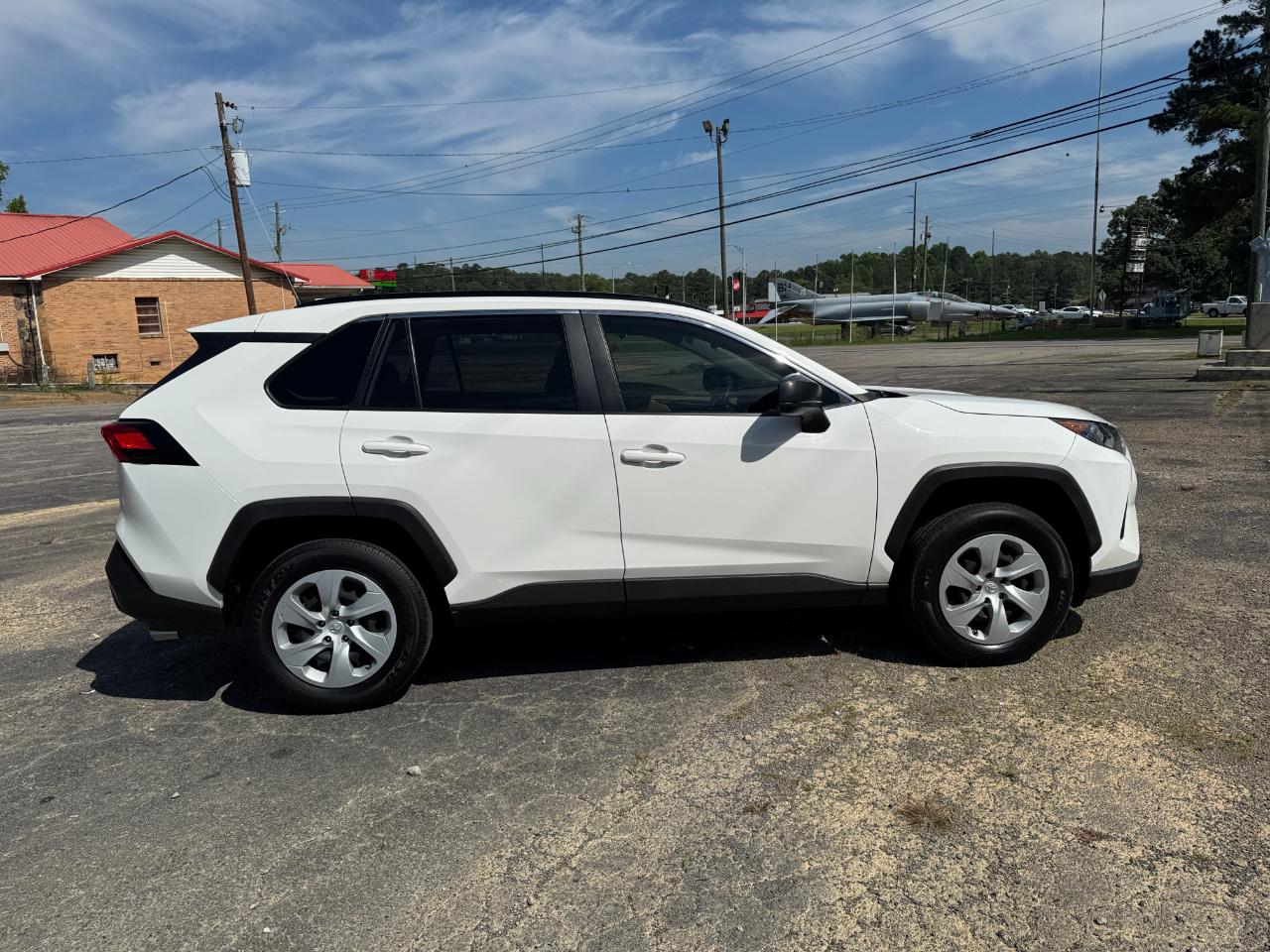 Toyota RAV4 LE 2020