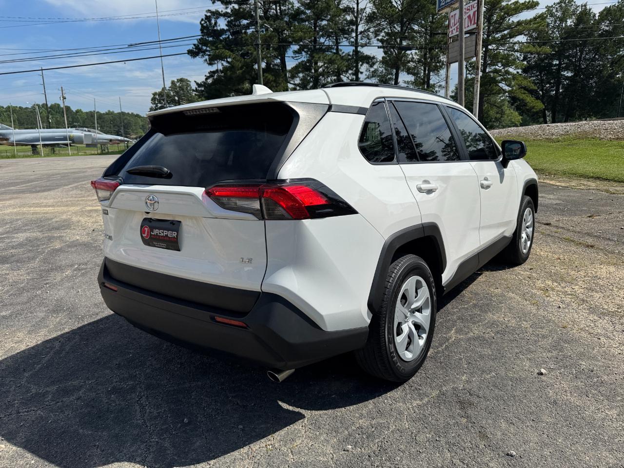 Toyota RAV4 LE 2020