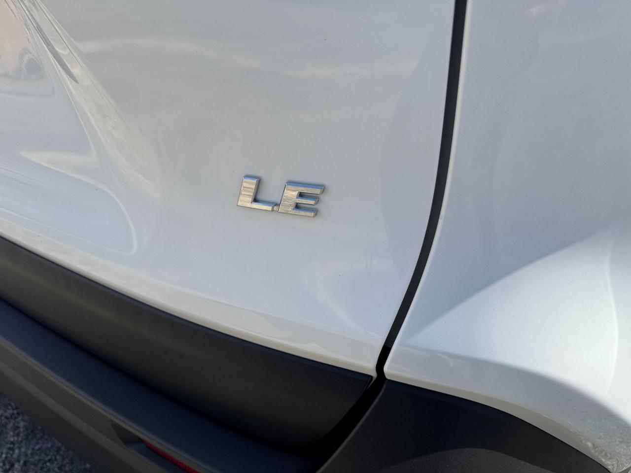 Toyota RAV4 LE 2020