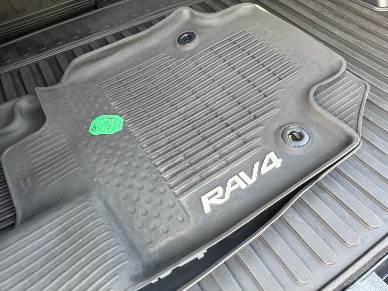 Toyota RAV4 LE 2020