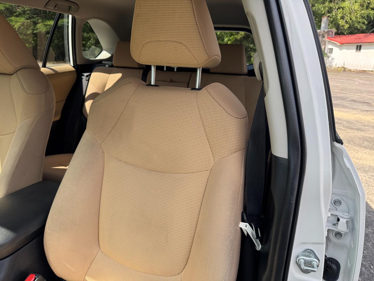 Toyota RAV4 LE 2020