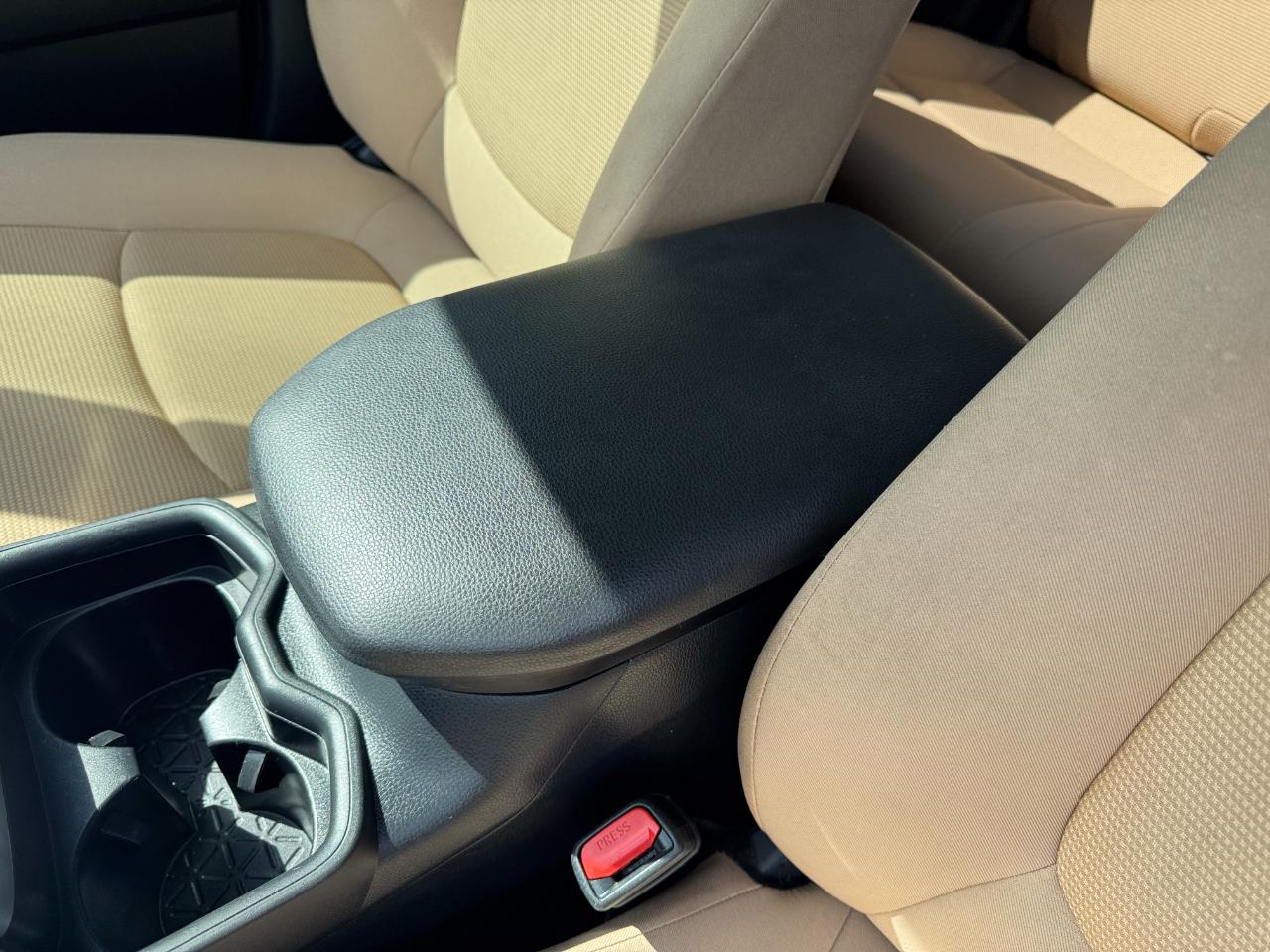 Toyota RAV4 LE 2020