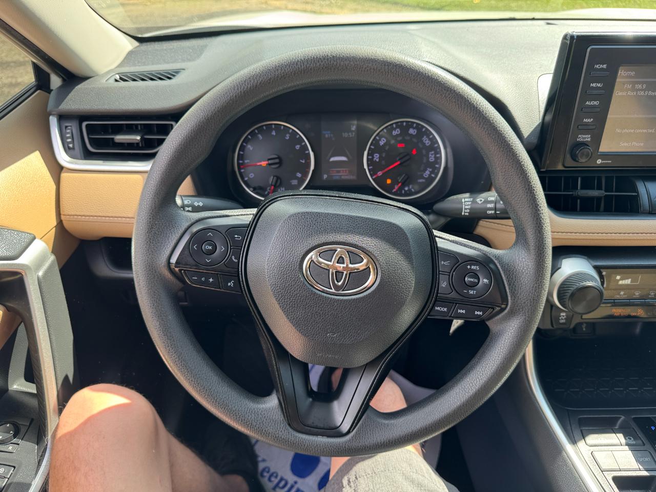Toyota RAV4 LE 2020
