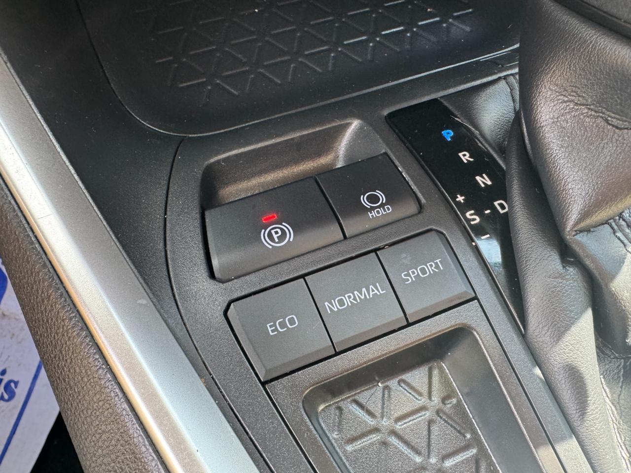 Toyota RAV4 LE 2020
