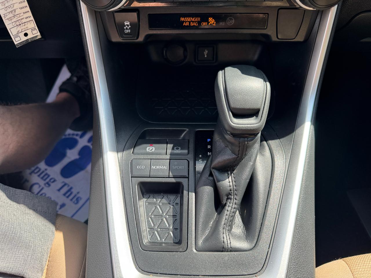 Toyota RAV4 LE 2020