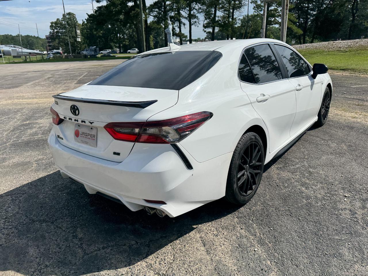 Toyota Camry  2021