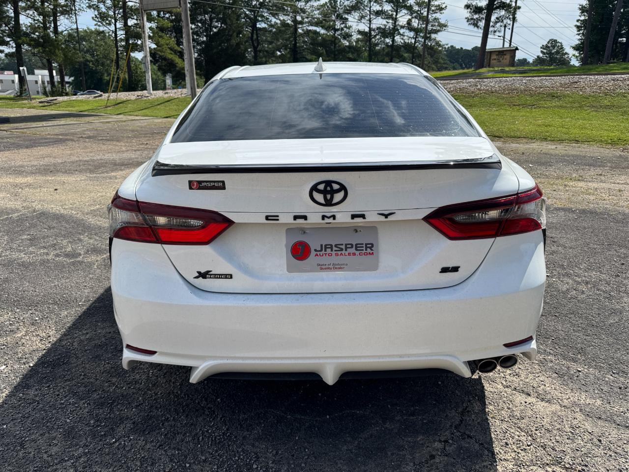 Toyota Camry  2021