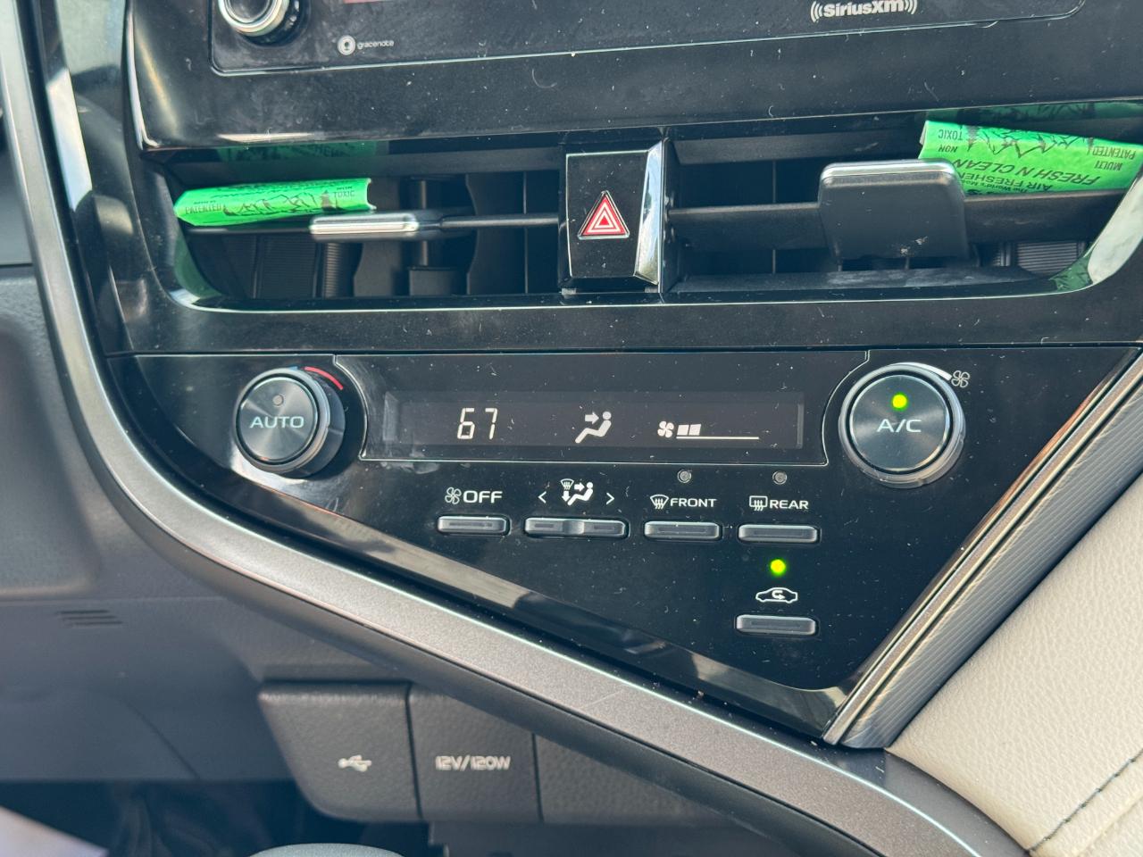 Toyota Camry  2021