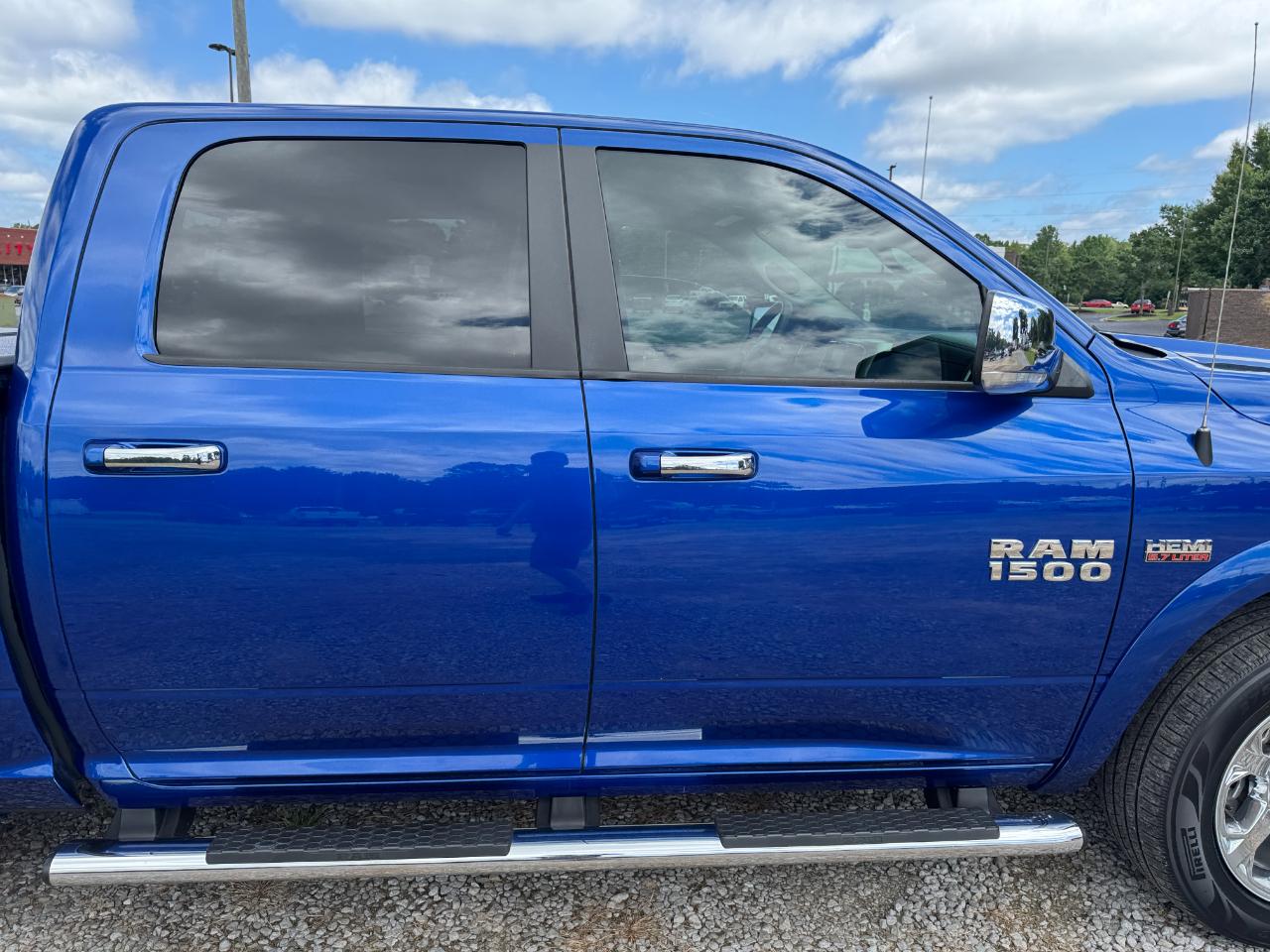 RAM 1500 Laramie Crew Cab SWB 4WD 2016