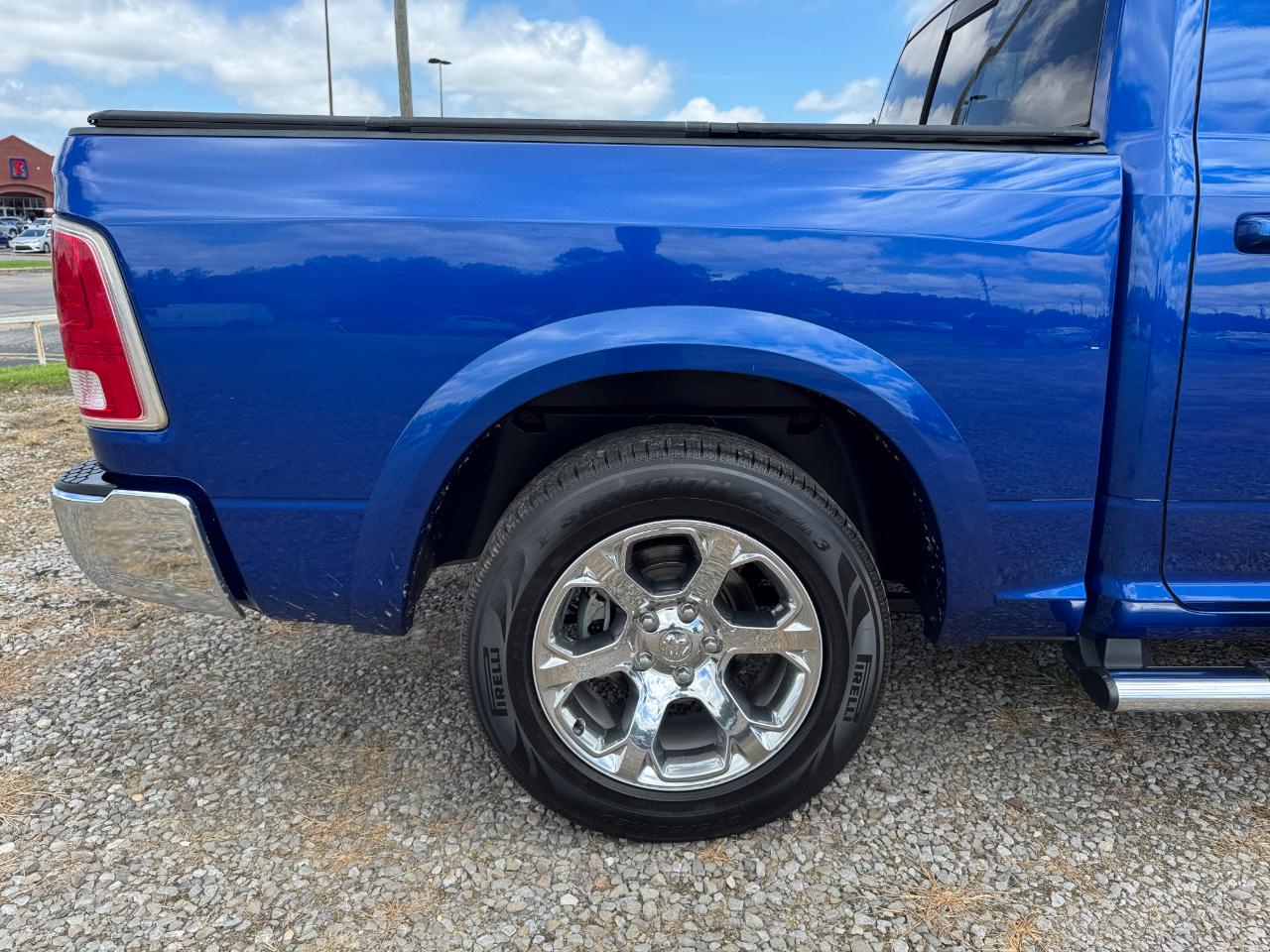 RAM 1500 Laramie Crew Cab SWB 4WD 2016