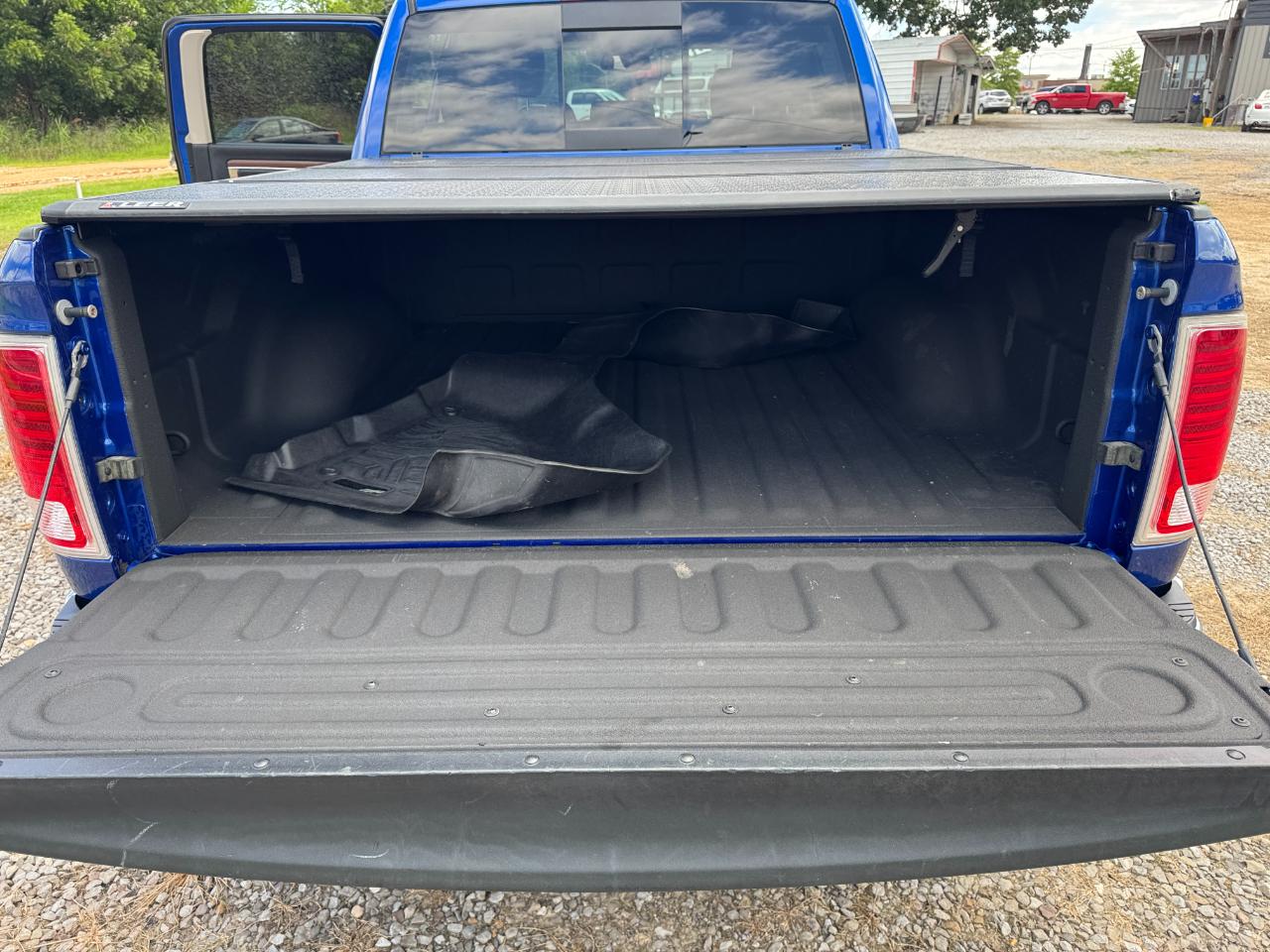 RAM 1500 Laramie Crew Cab SWB 4WD 2016