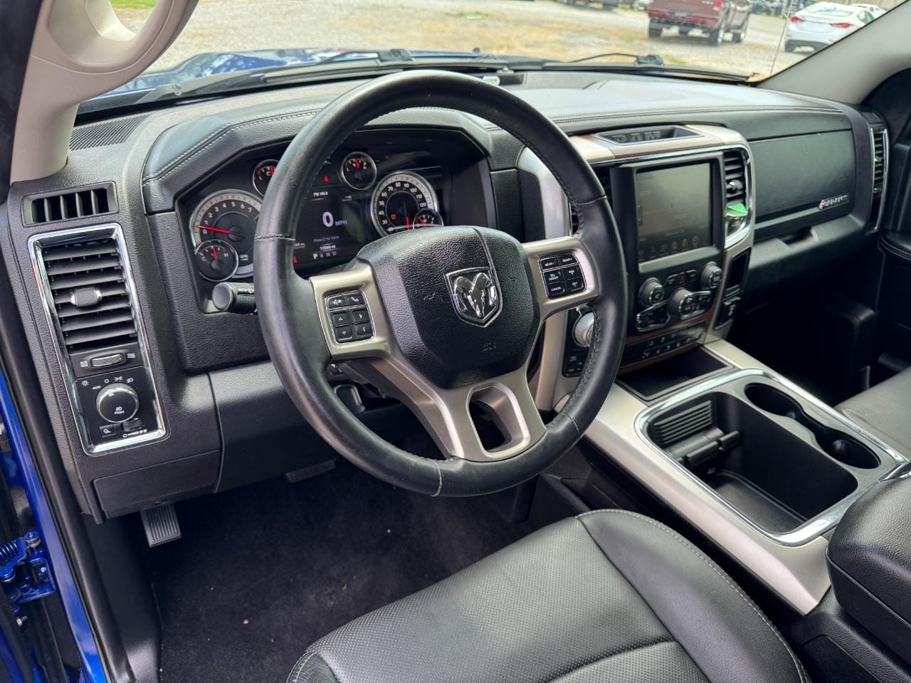 RAM 1500 Laramie Crew Cab SWB 4WD 2016