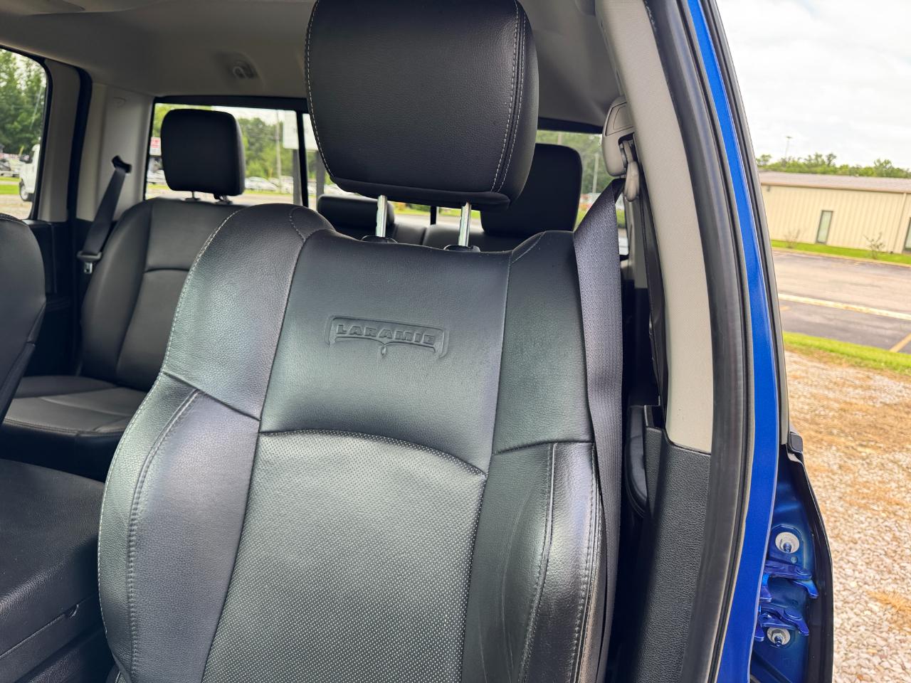 RAM 1500 Laramie Crew Cab SWB 4WD 2016