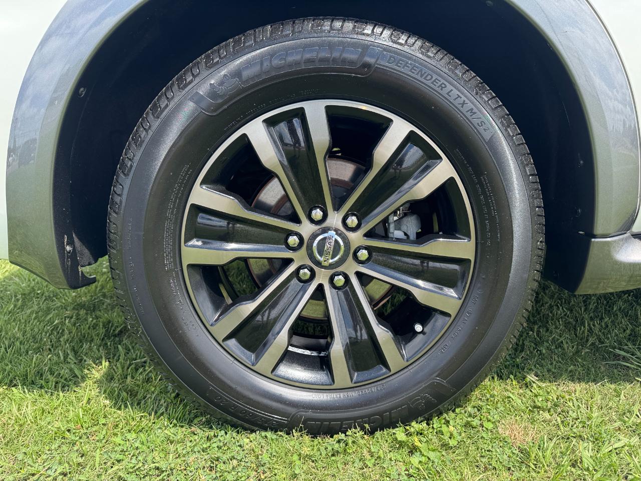 Nissan Armada Platinum 2WD 2017