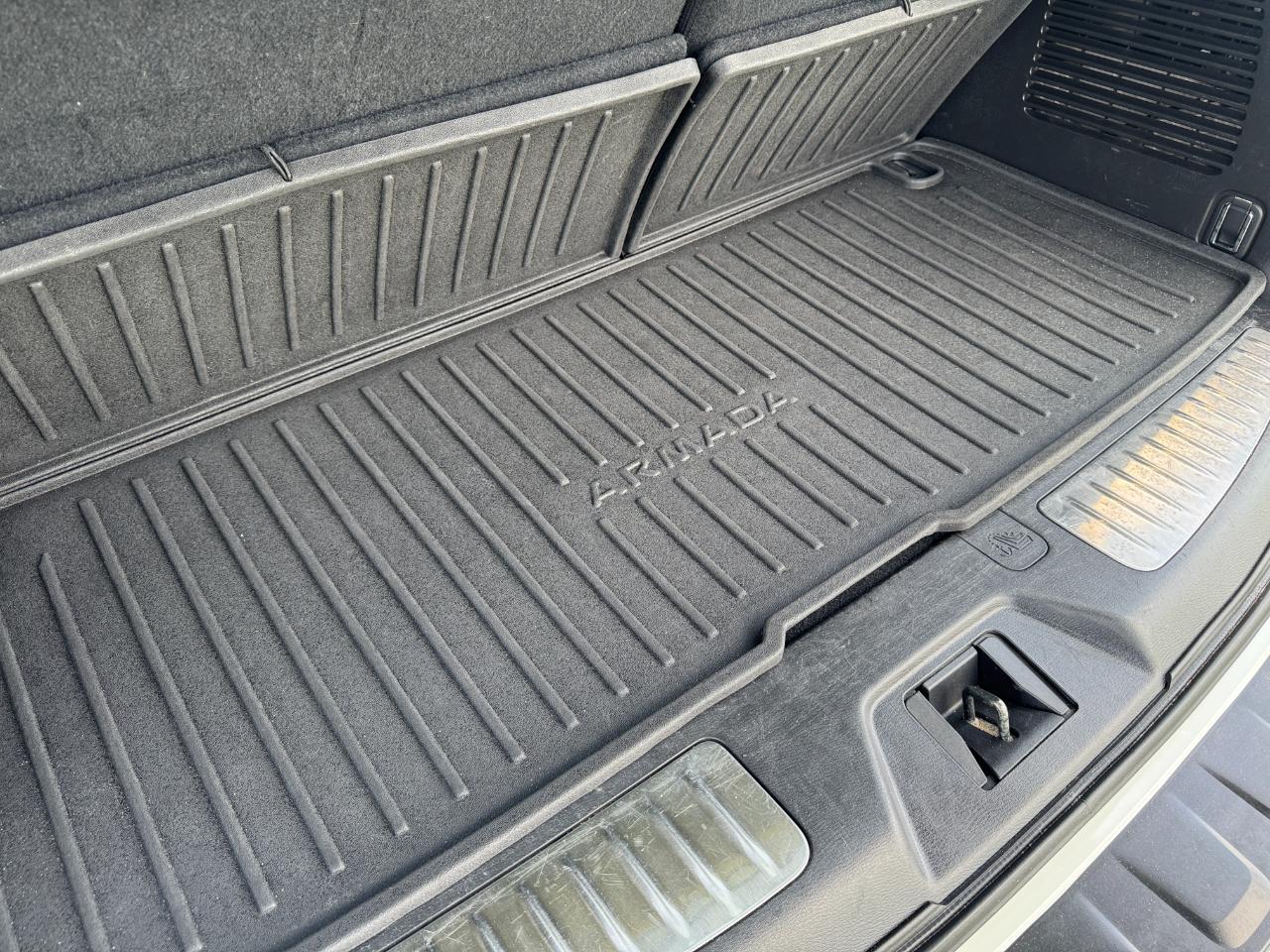 Nissan Armada Platinum 2WD 2017