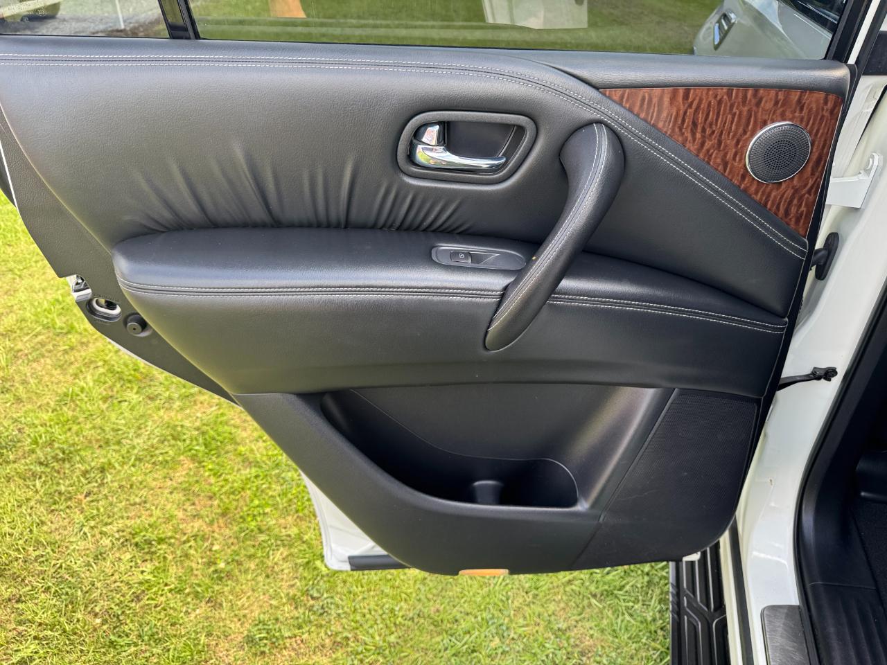 Nissan Armada Platinum 2WD 2017